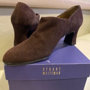 Stuart Weitzman Sz 6 Brown Suede Ankle Booties Slip On style with 2” Heel